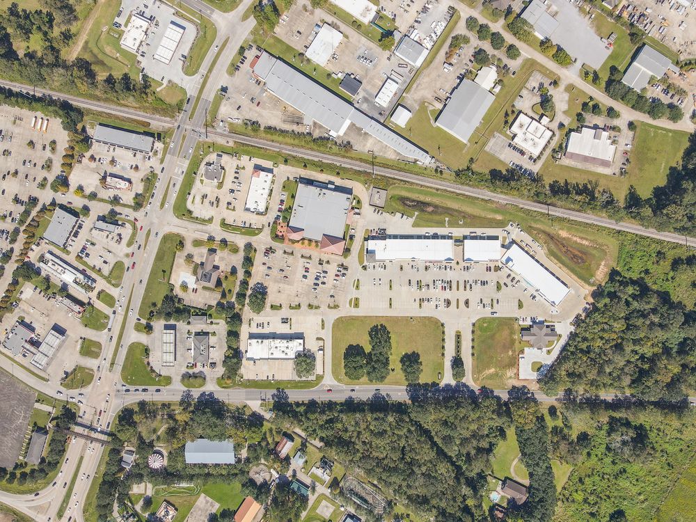 Highland Park Marketplace: 18300-18400 Old Perkins Road East, Baton Rouge, LA 70810